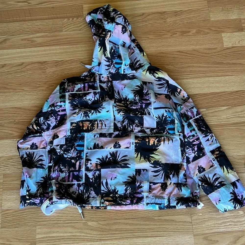 Calvin‎ Klein Performance Windbreaker - Picture 3 of 3